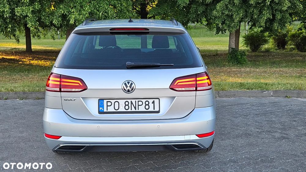 Volkswagen Golf - 6