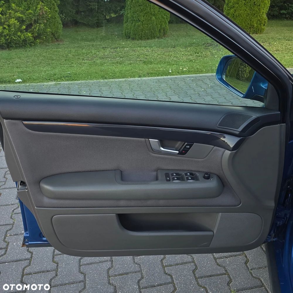 Audi A4 Limousine 2 - 24