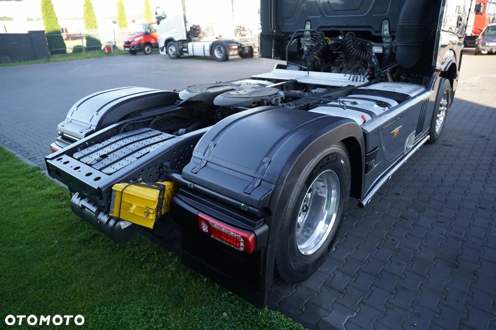 Mercedes-Benz ACTROS 1851 / RETARDER / GIGA SPACE /  KLIMA POSTOJOWA / BOGATE WYPOSAŻENIE /  / OPONY 100%  / ALUFELGI / EURO 6 - 14