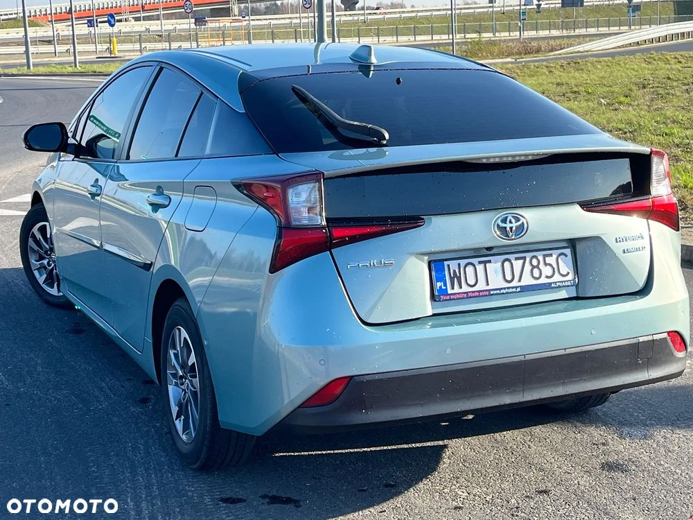 Toyota Prius Hybrid Executive - 17