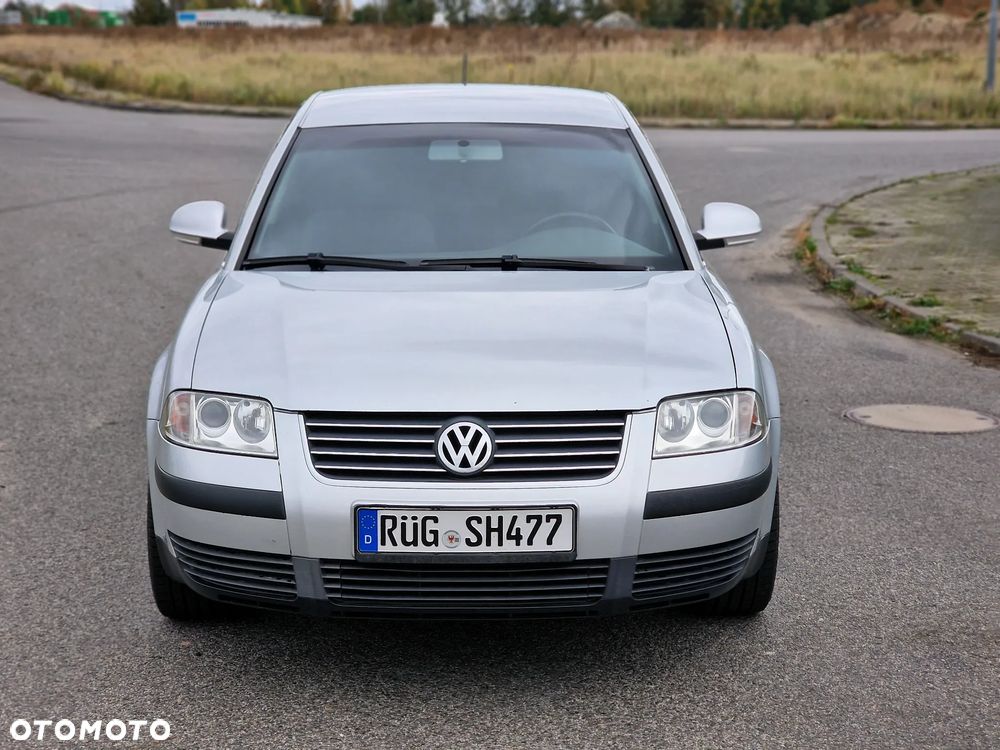 Volkswagen Passat 1.6 Exclusive - 11