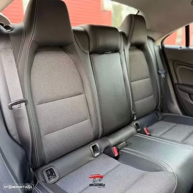 Mercedes-Benz CLA 180 d Urban - 19