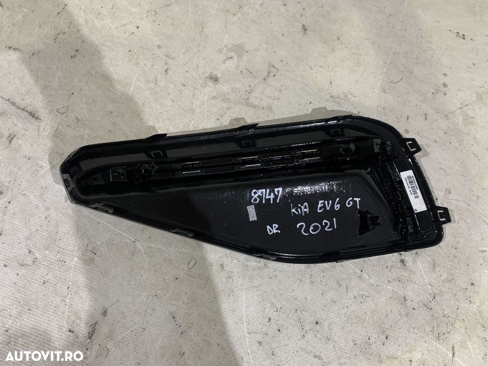 Grila dreapta bara fata, Kia EV6 GT, 2022, 2023, 2024, 2025, cod origine OE 86596-CV200. - 2