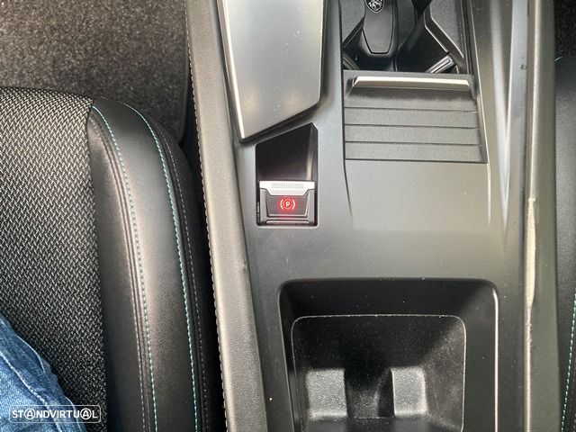 Peugeot 308 SW BlueHDi 130 EAT8 Stop & Start Allure Pack - 31