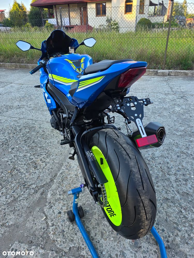Suzuki GSX-R - 6