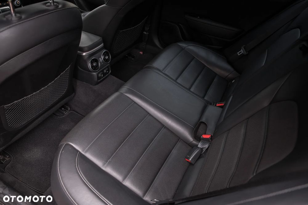 Kia Stinger 3.3 T-GDI V6 GT AWD - 30