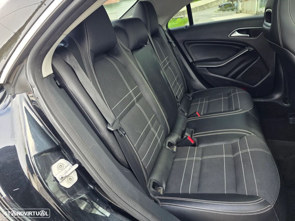 Mercedes-Benz CLA 200 d Urban Aut. - 17