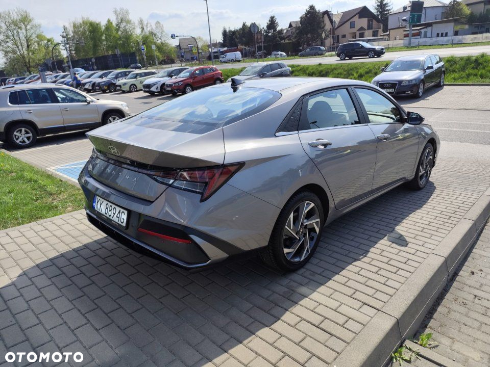 Hyundai Elantra - 6