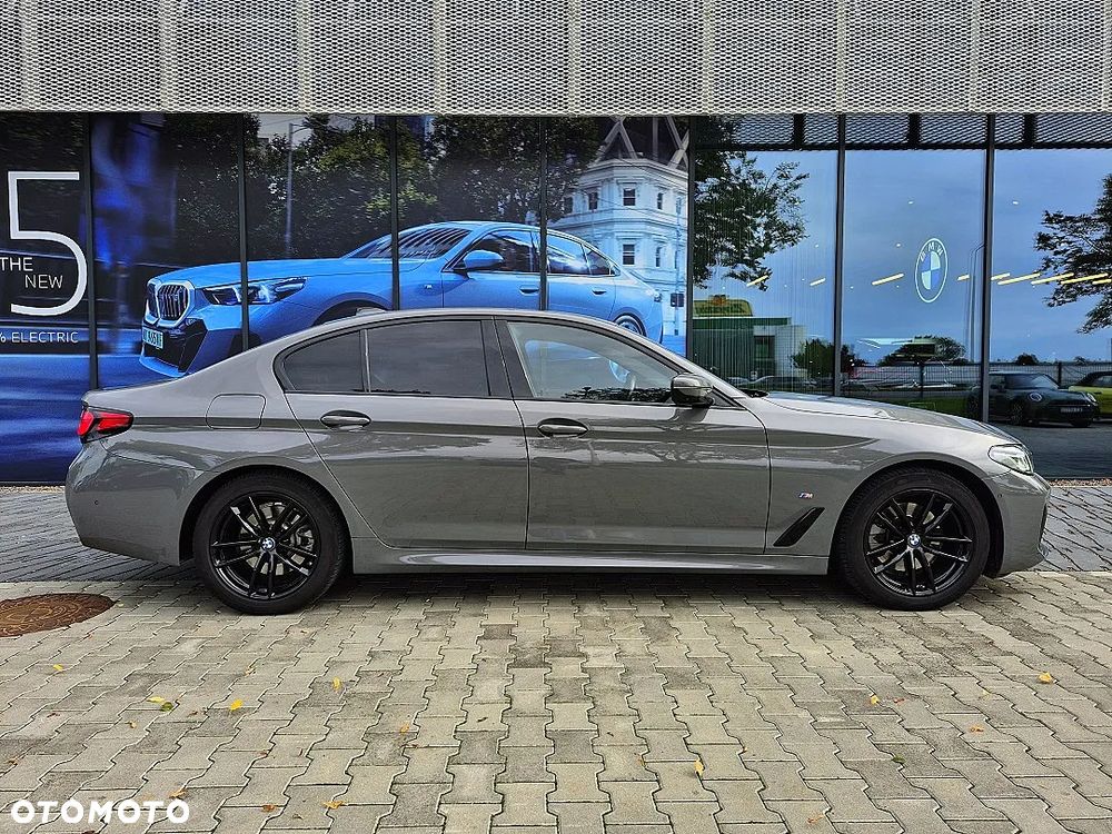 BMW Seria 5 520d xDrive - 1