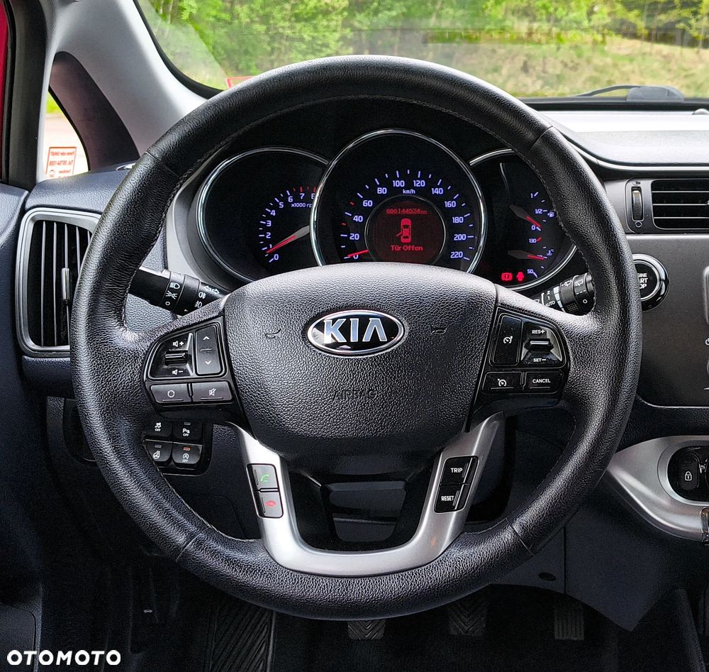 Kia Rio - 16