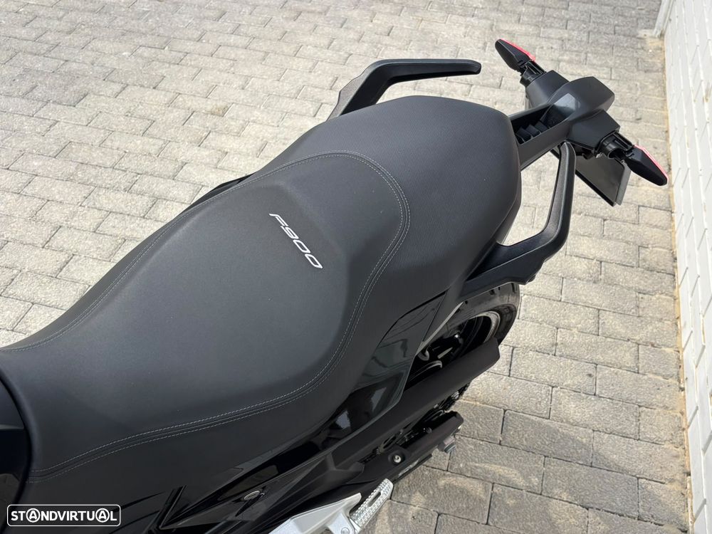 BMW F 900 R Triple Black - 6