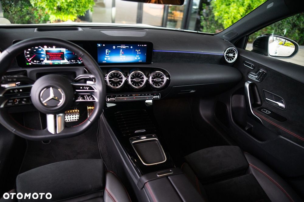 Mercedes-Benz Klasa A 250 e PHEV AMG Line 8G-DCT - 21