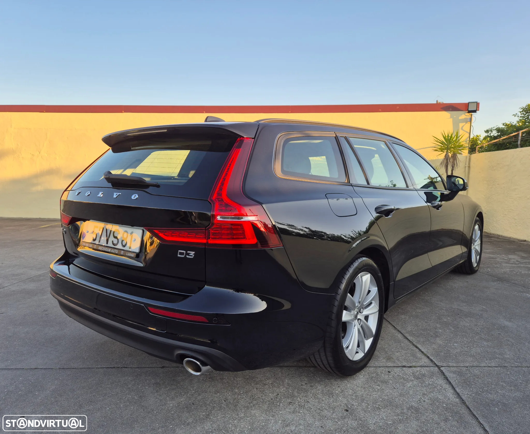 Volvo V60 2.0 D3 Momentum Plus Geartronic - 3