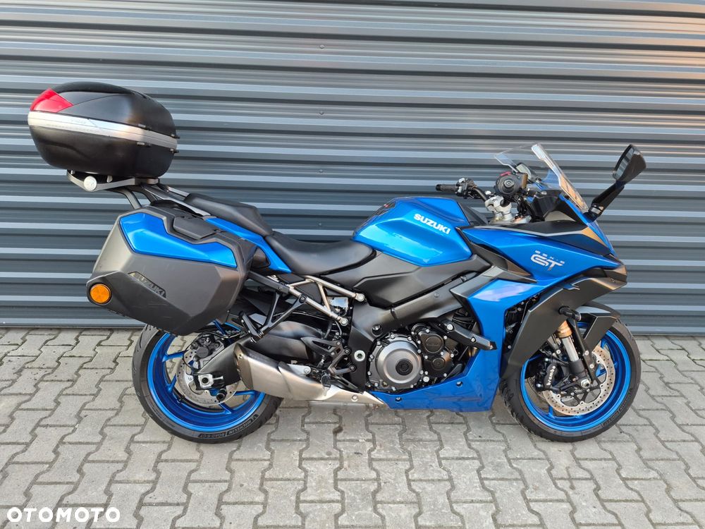 Suzuki GSX - 2