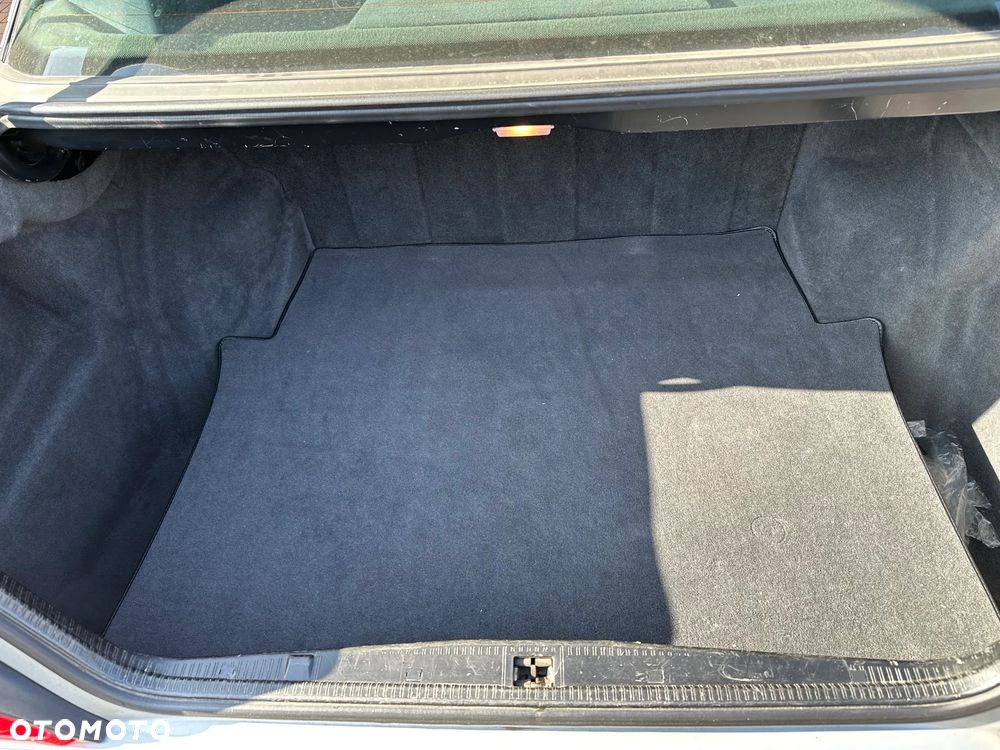 Mercedes-Benz W124 (1984-1993) - 11