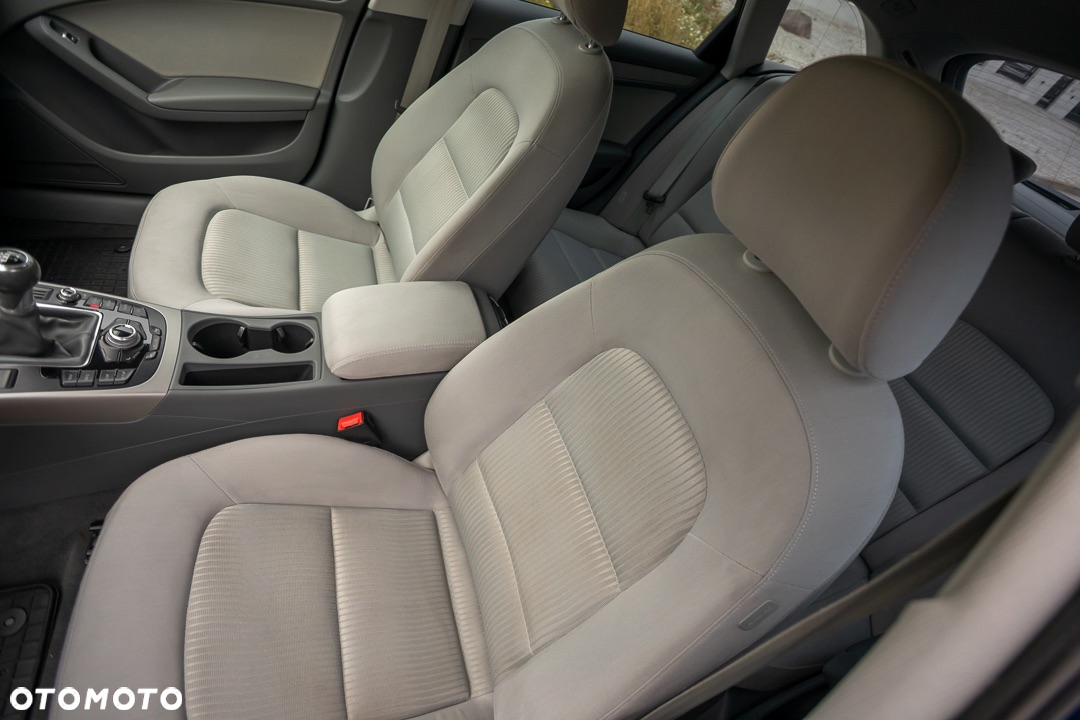 Audi A4 Avant 2.0 TDI DPF Ambiente - 18
