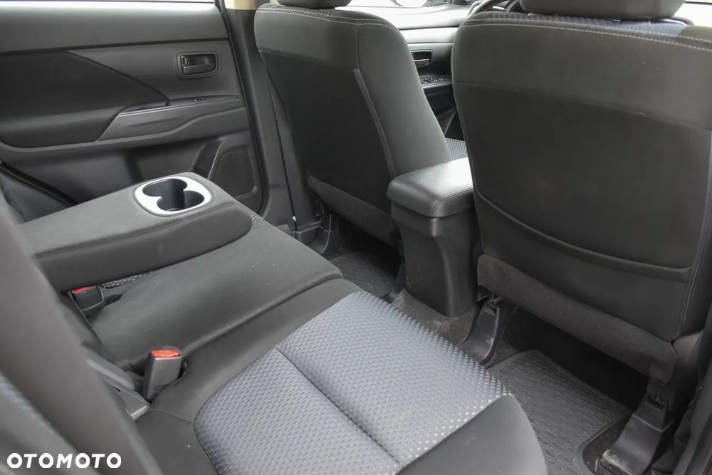 Mitsubishi Outlander 2.0 City Style 2WD - 27