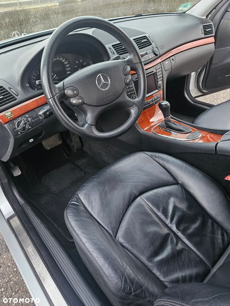 Mercedes-Benz Klasa E 280 CDI 4-Matic Avantgarde - 23