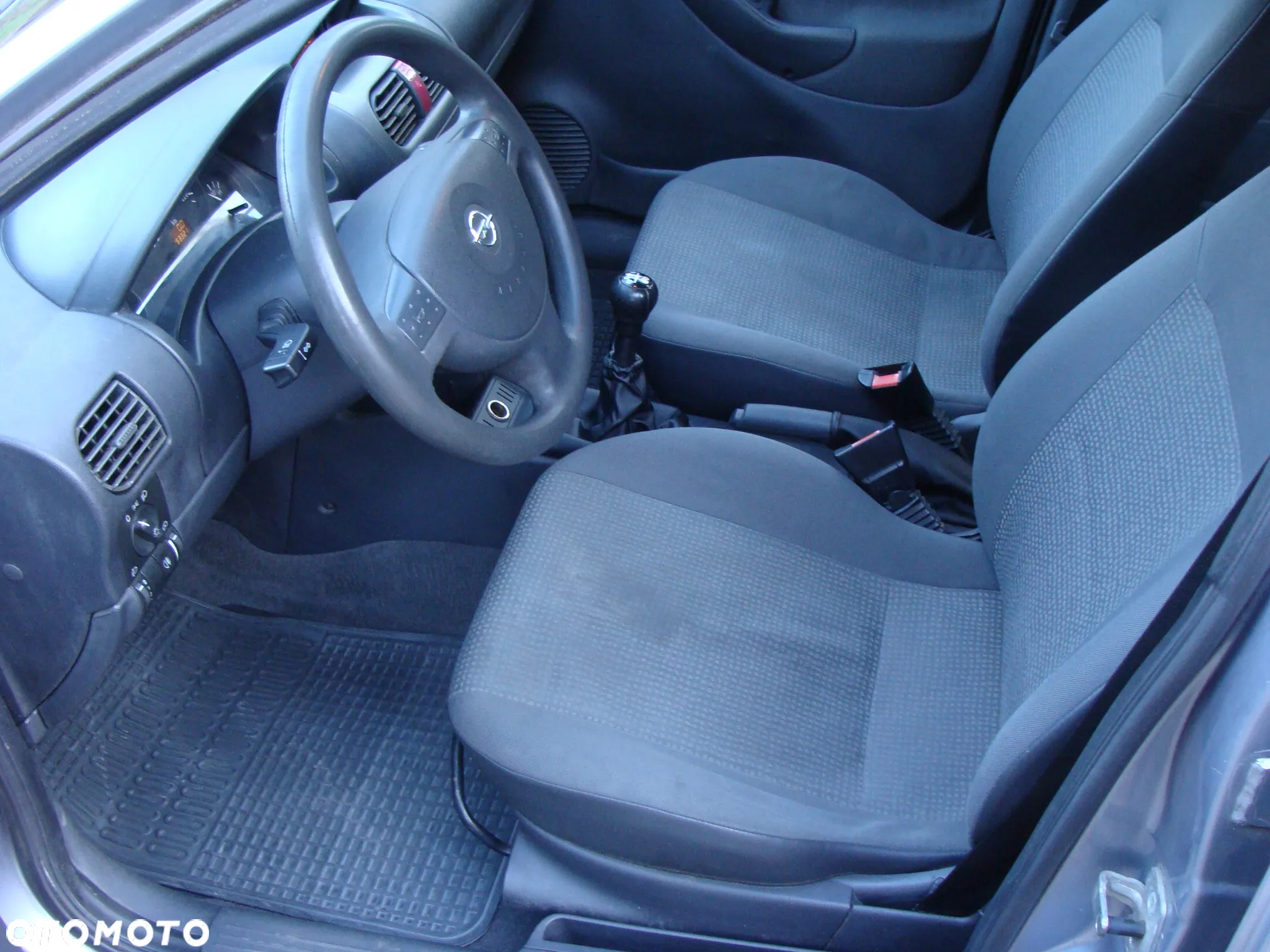 Opel Corsa 1.2 16V Comfort - 5