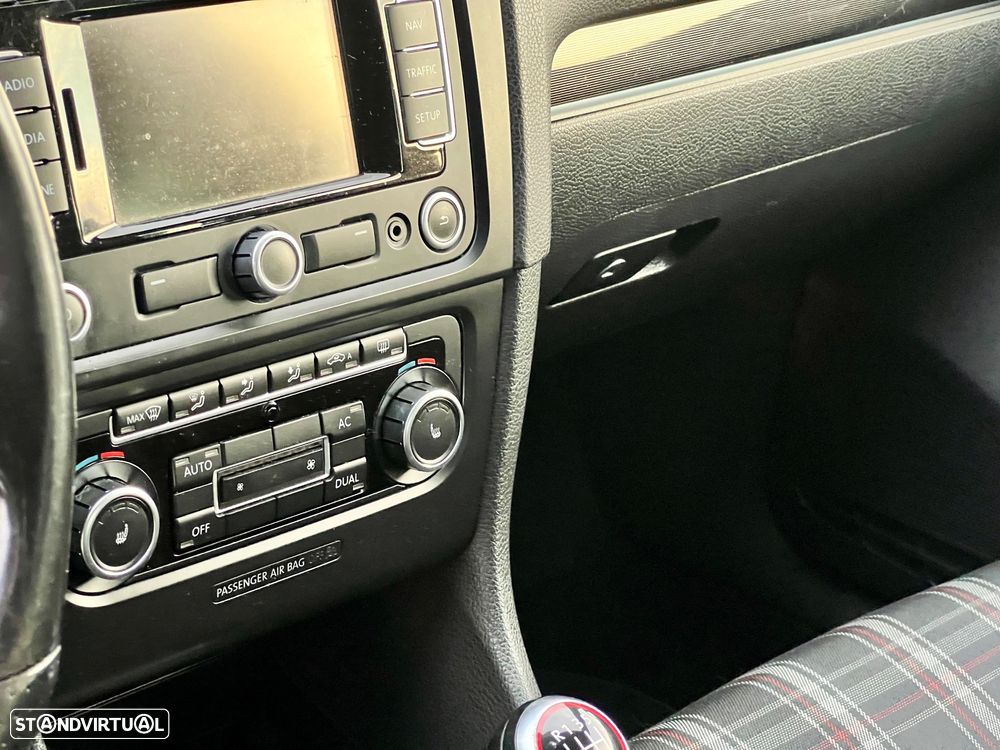 VW Golf 2.0 GTI - 26