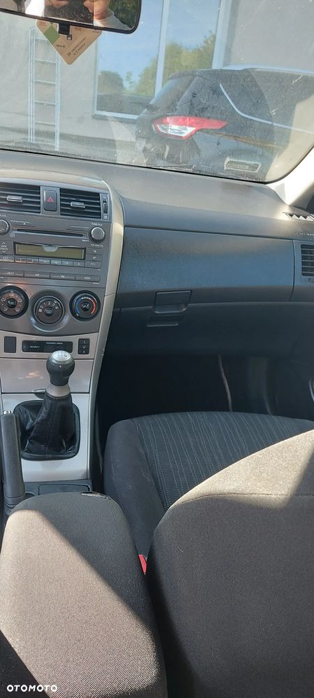 Toyota Corolla 1.6 VVT-i Luna - 7