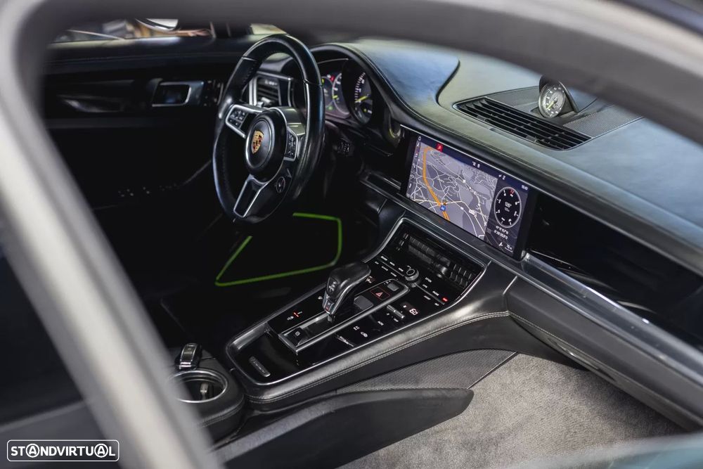 Porsche Panamera 4 E-Hybrid - 30