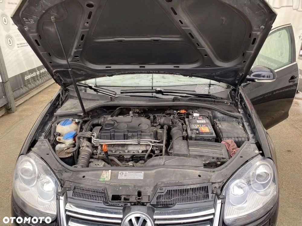 Volkswagen Golf 1.9 TDI DSG GT Sport - 9