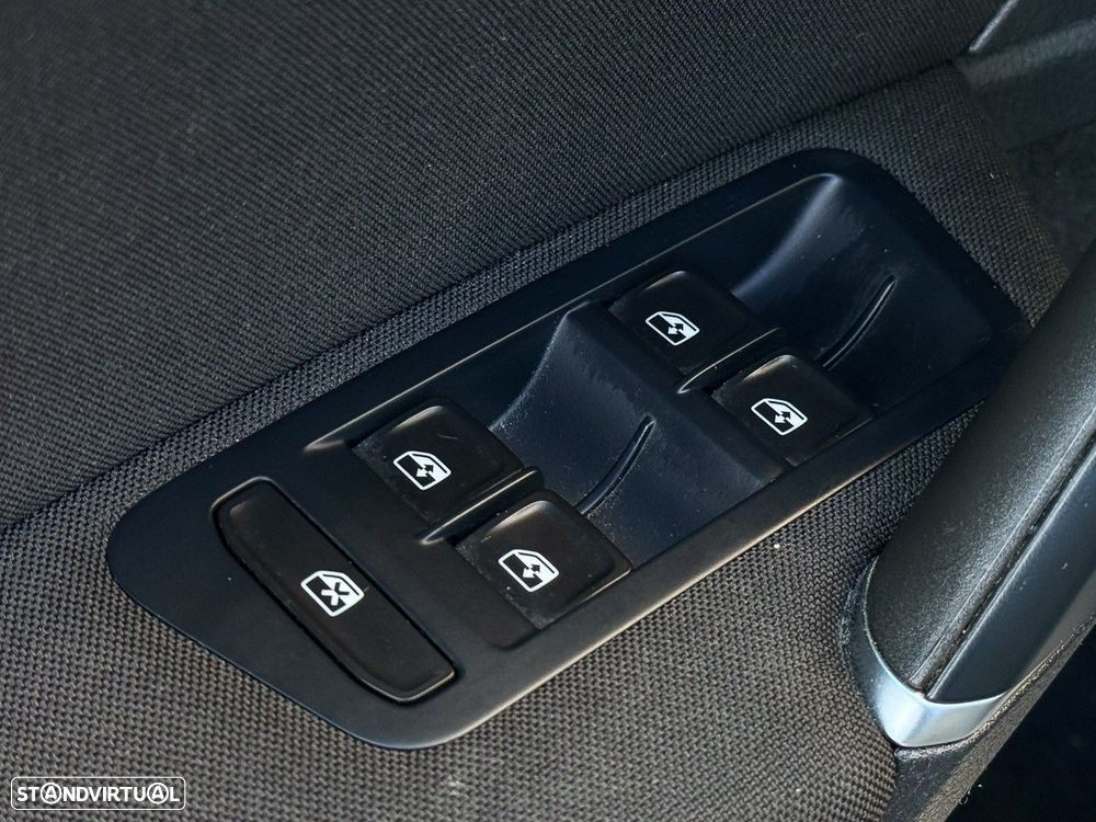 VW Golf 1.0 TSI Confortline - 27