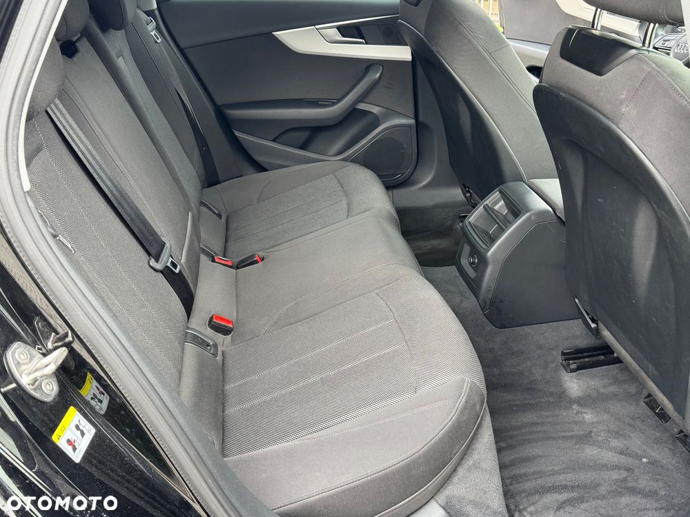 Audi A4 Avant 35 TDI mHEV Advanced S tronic - 19