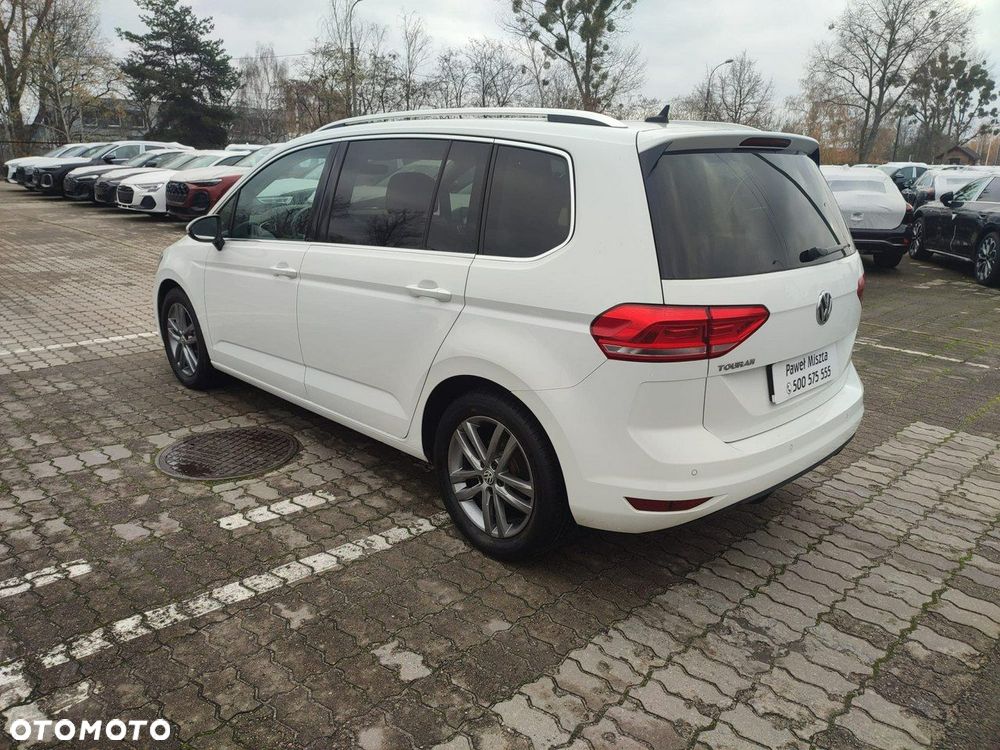 Volkswagen Touran - 17