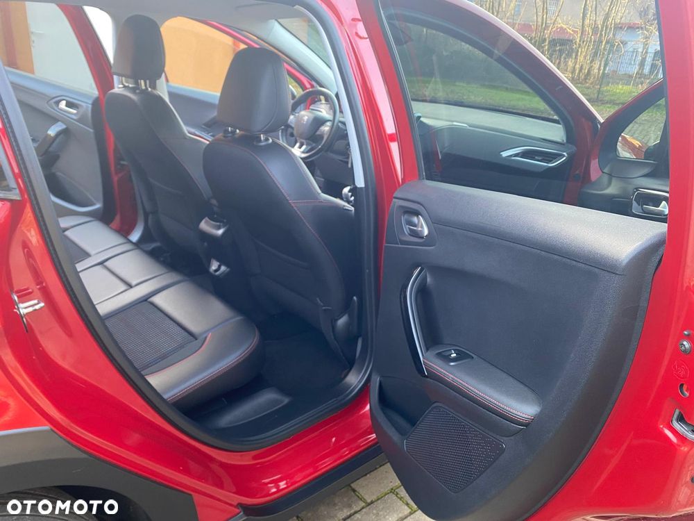 Peugeot 2008 1.2 PureTech GT Line S&S - 11