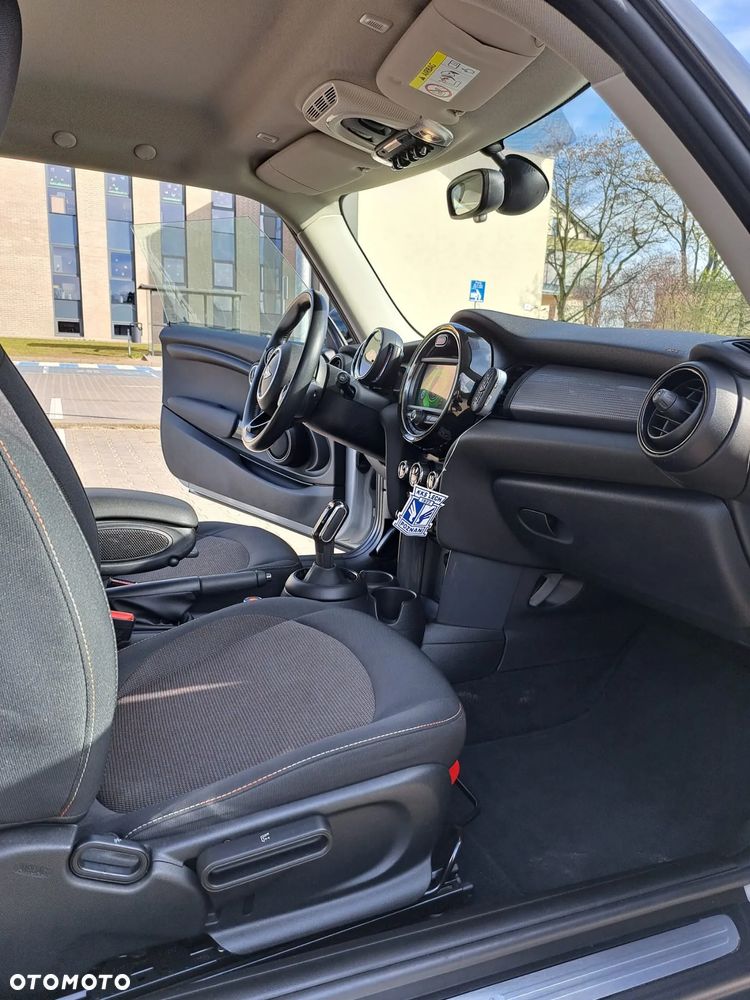 MINI Cooper Standard - 11