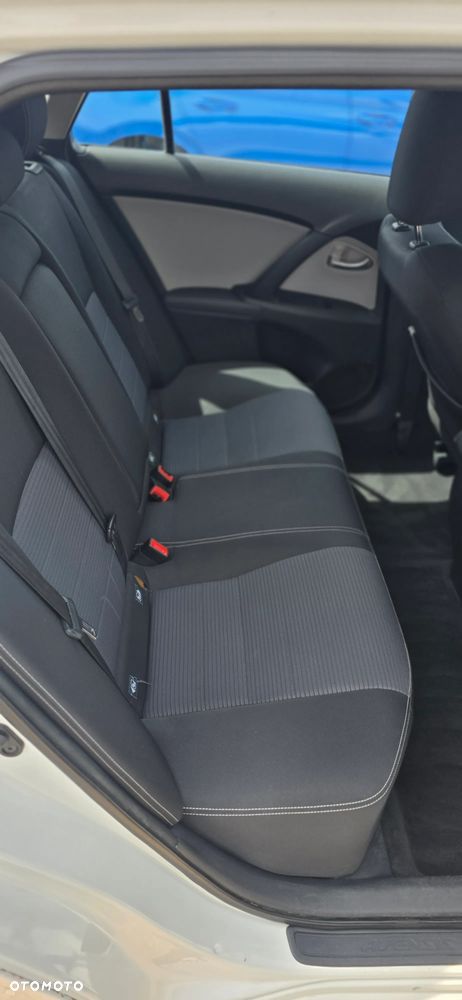 Toyota Avensis 2.0 Premium MS - 13