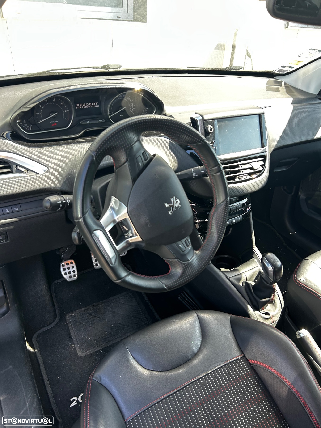 Peugeot 208 1.2 PureTech GT Line - 5