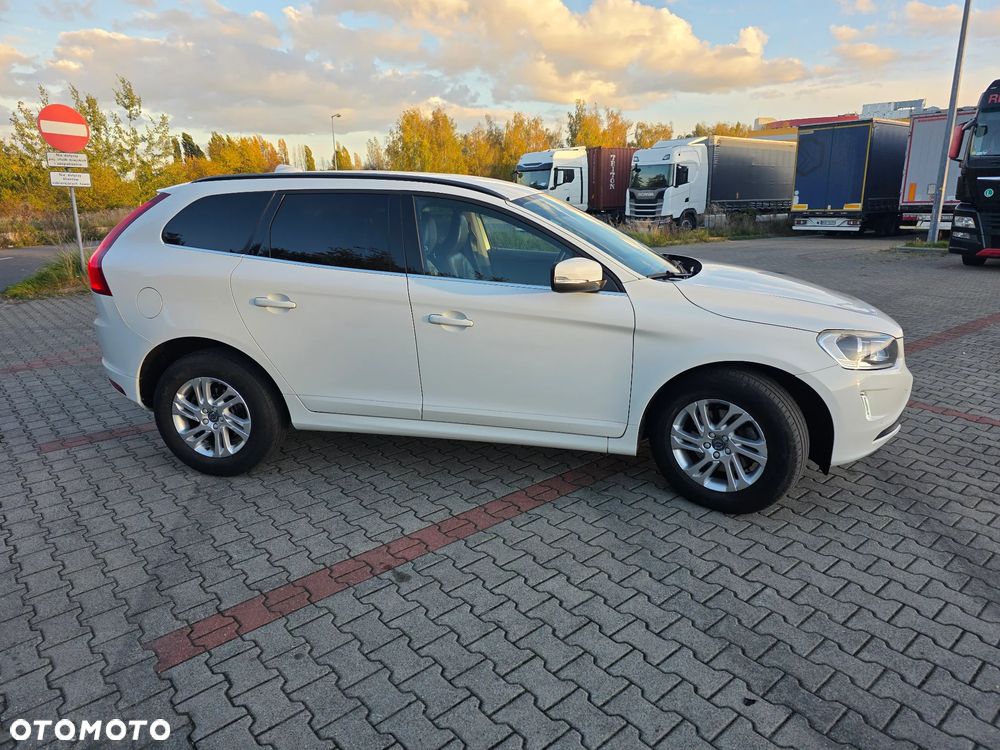 Volvo XC 60 D3 Drive-E Momentum - 18