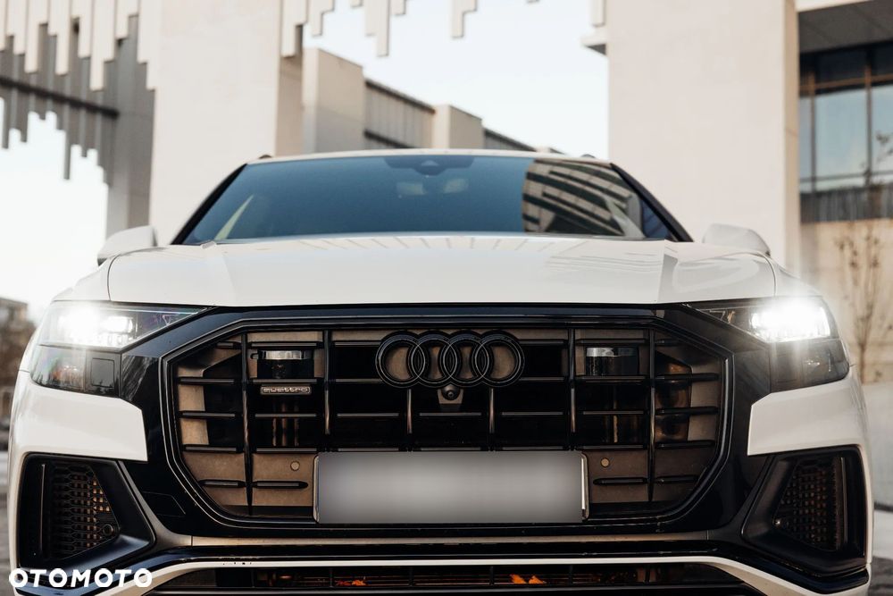 Audi Q8 - 12