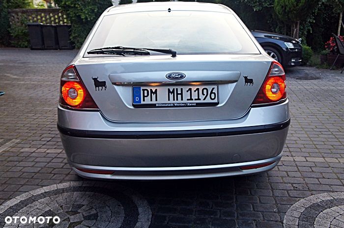 Ford Mondeo 1.8 Ghia - 23