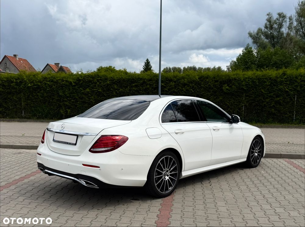 Mercedes-Benz Klasa E 220 d 9G-TRONIC - 4