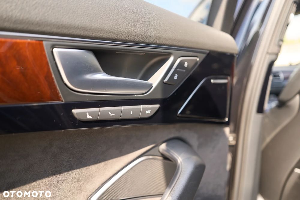 Audi A8 4.2 TDI DPF quattro tiptronic - 32