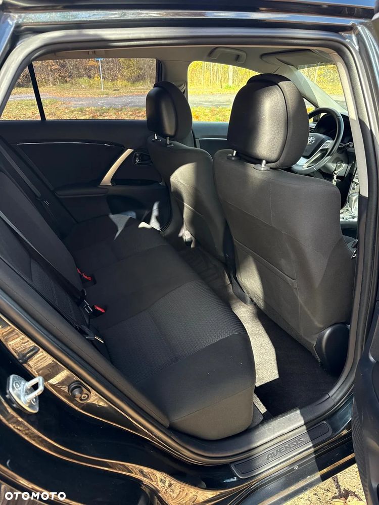 Toyota Avensis - 13