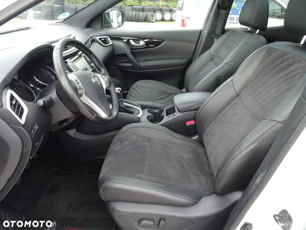 Nissan Qashqai 1.6 DCi 4x4 N-Connecta EU6 - 11