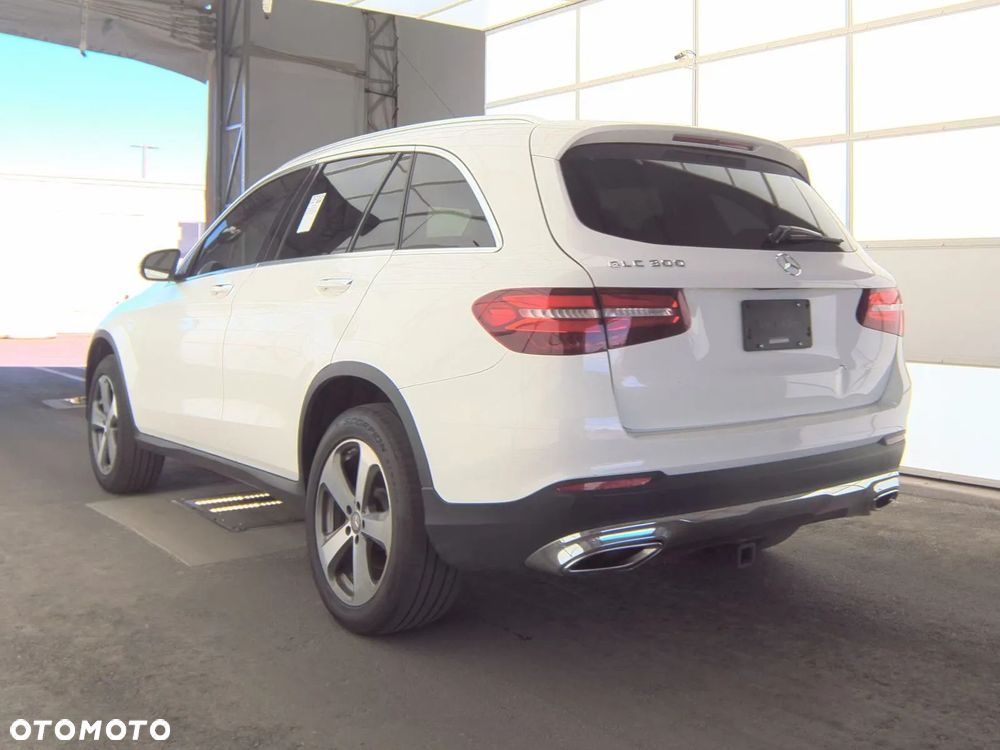 Mercedes-Benz GLC 300 4Matic 9G-TRONIC - 5