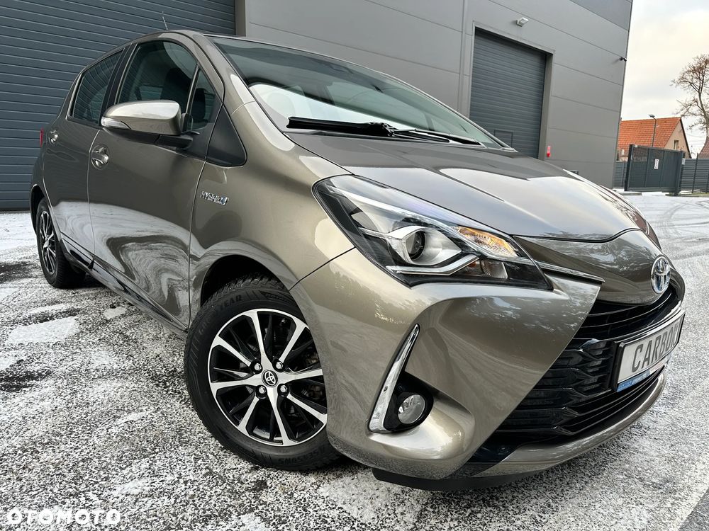 Toyota Yaris Hybrid 100 Business Edition - 2