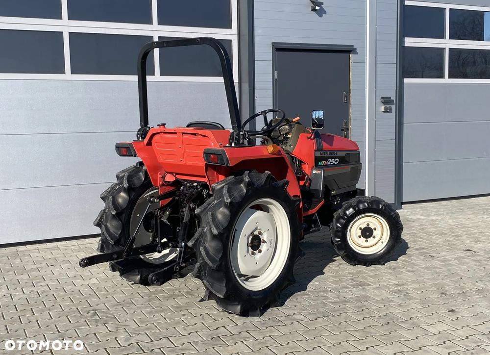 Mitsubishi MTM 250 Mini traktor Ciągnik Traktorek 4x4 Wspomaganie kierownicy - 4