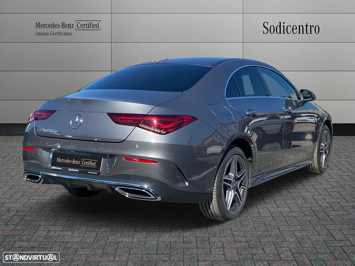Mercedes-Benz CLA 250 e AMG Line - 4