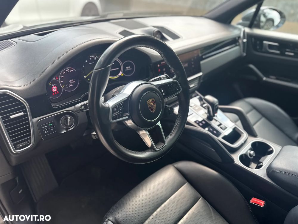 Porsche Cayenne - 14