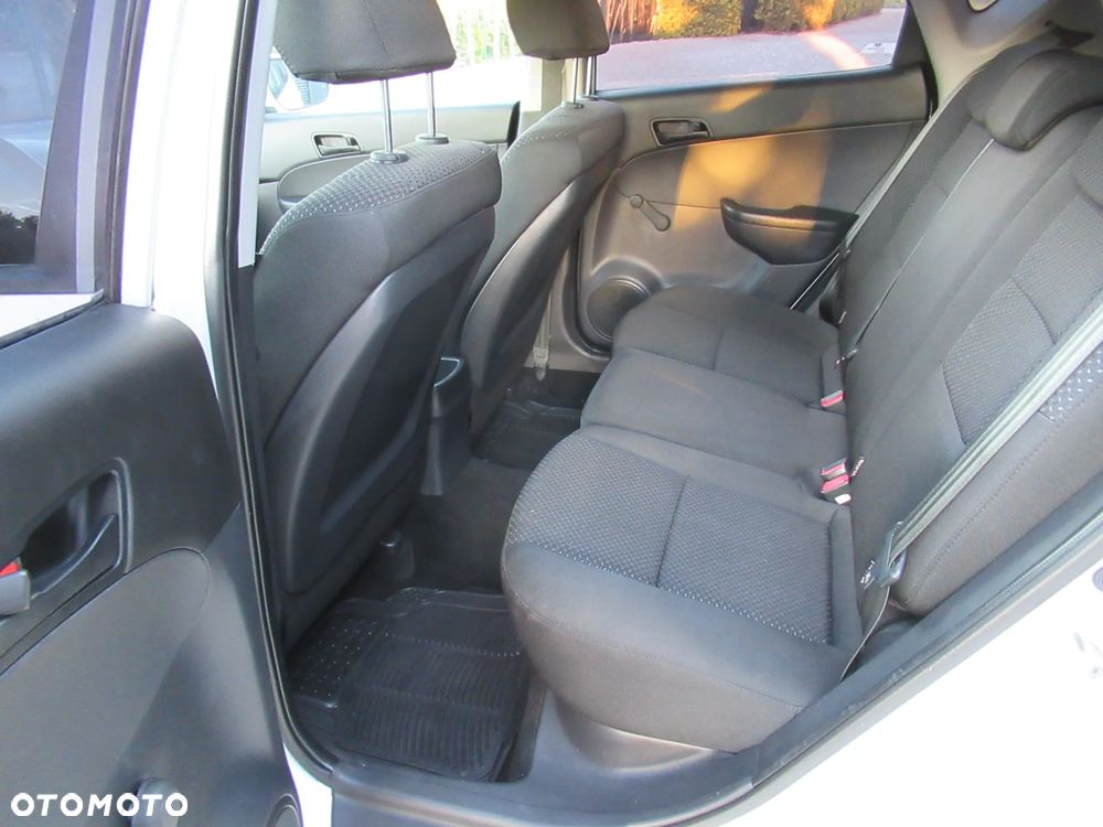 Hyundai i30 1.4 Base - 13