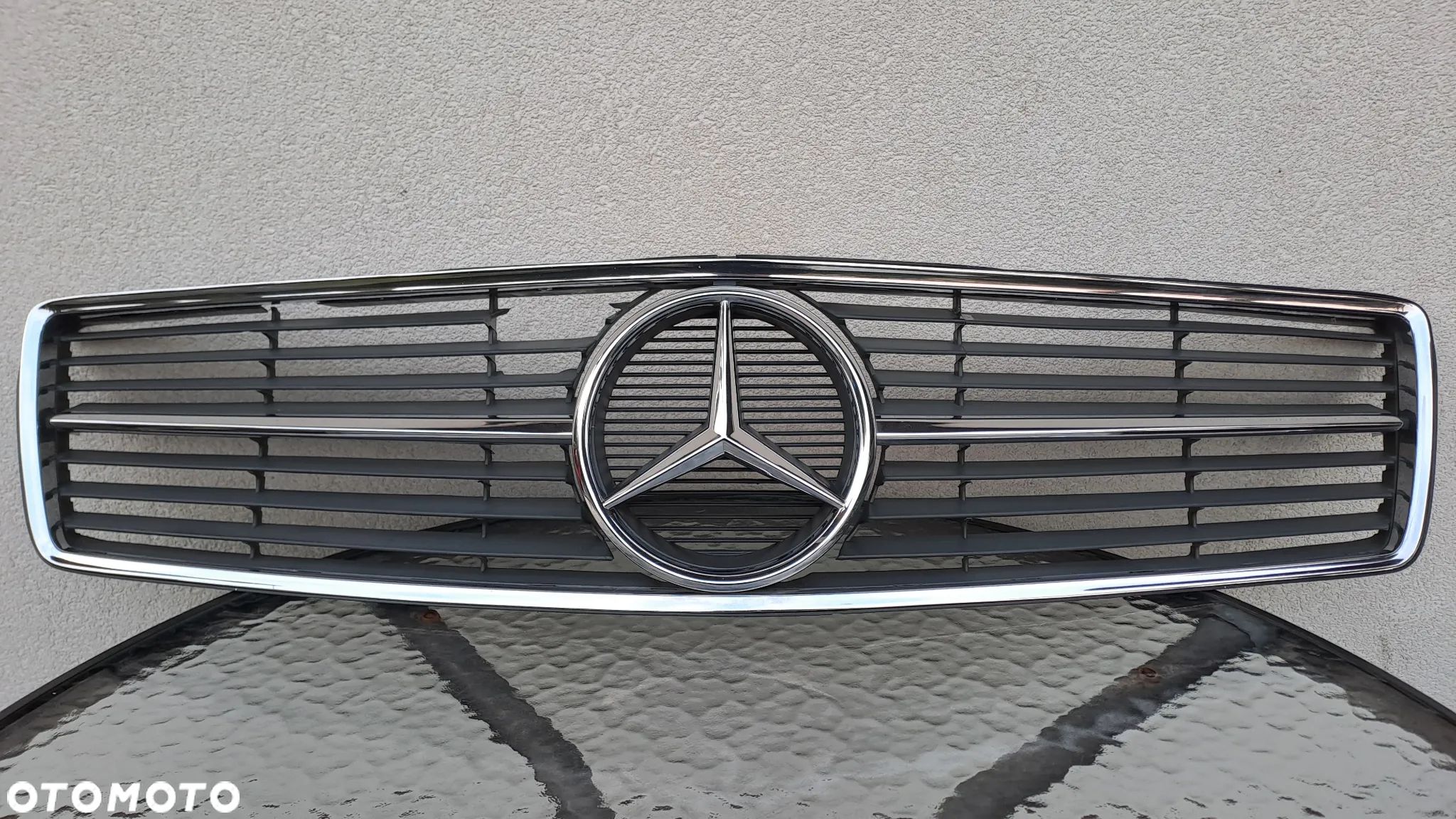 MERCEDES W126 C126 SEC GRILL ATRAPA - 1