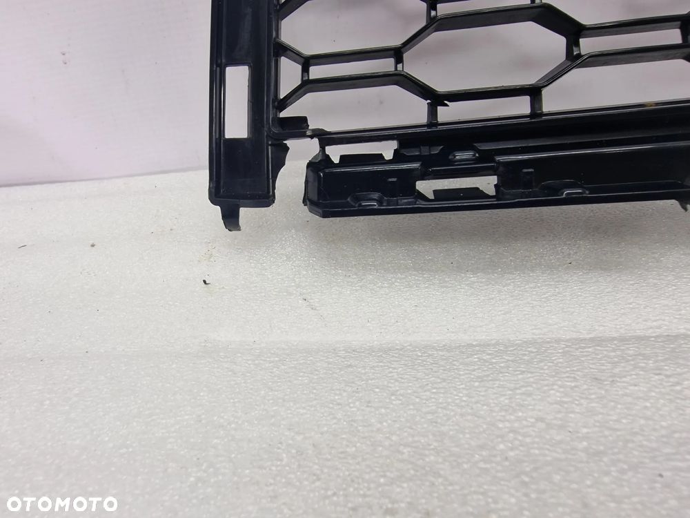 BMW X5 G05 M-PAKIET KRATKA ŚRODKOWA ZDERZAKA PRZEDNIEGO PRZÓD , NR 51118069211 , NR AUKCJI KR126 - 8