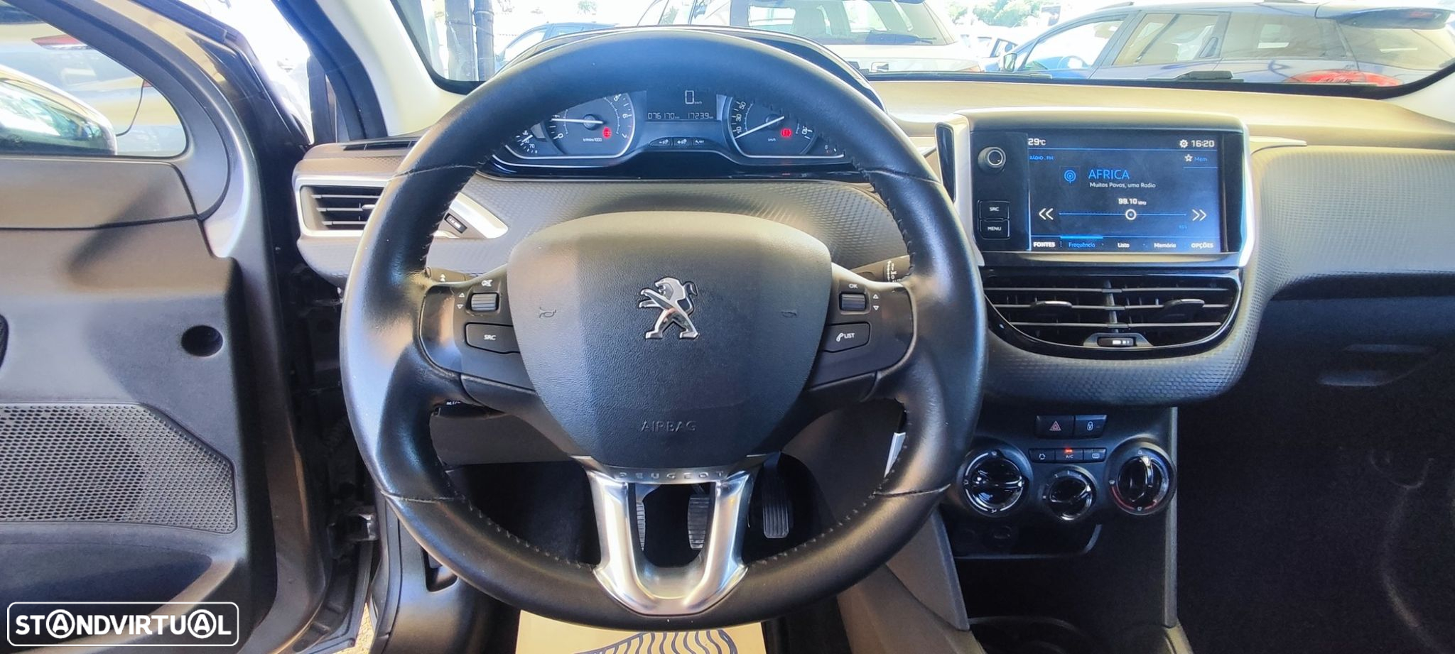 Peugeot 208 1.2 PureTech Style - 17